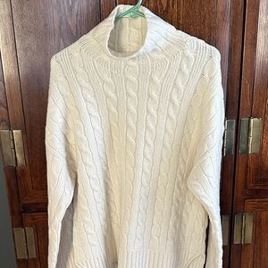 Abercrombie & Fitch Cable
Knit Turtleneck Sweater
